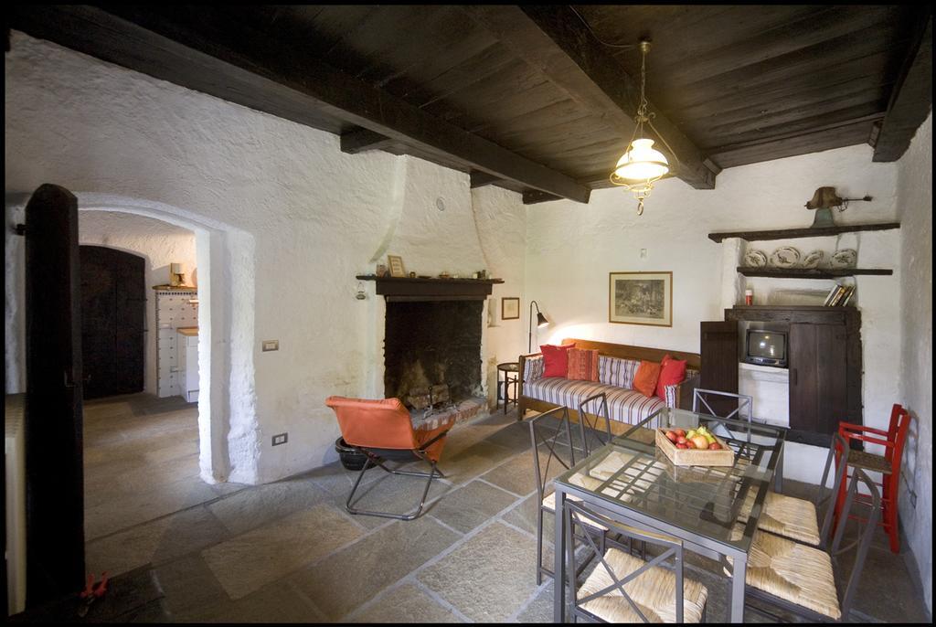 Agriturismo Famiglia Al Castello Di Bagnolo Bagnolo Piemonte Szoba fotó