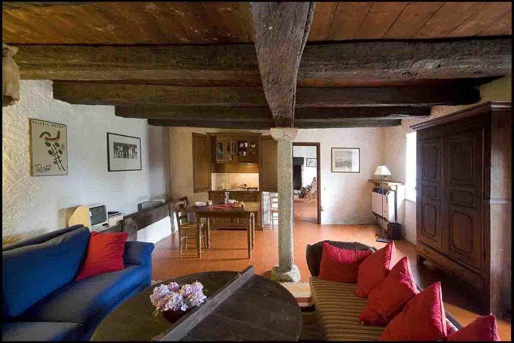 Agriturismo Famiglia Al Castello Di Bagnolo Bagnolo Piemonte Szoba fotó