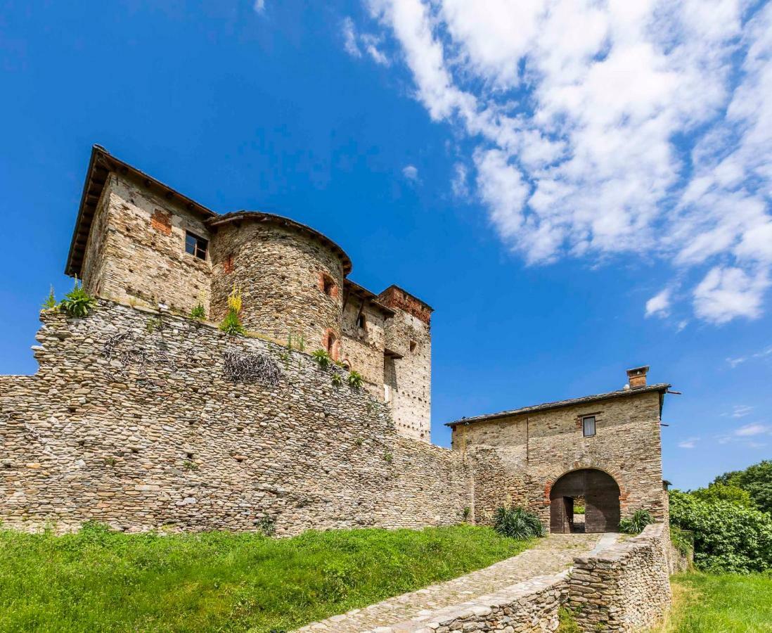 Agriturismo Famiglia Al Castello Di Bagnolo Bagnolo Piemonte Kültér fotó